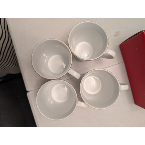 Set Of 4 Vintage Merry Brite Porcelain MERRY CHRISTMAS Mugs: Whimsical - Picture 8 of 8